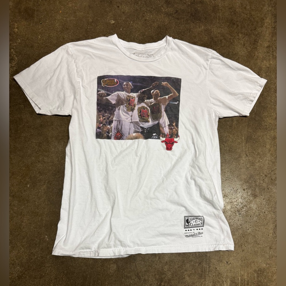 Mitchell & Ness White Jordan bulls NBA finals tee size Large men’s